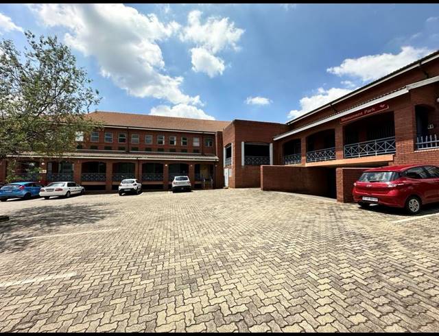 BUSINESS PROPERTY TO RENT IN MONUMENT PARK EXT